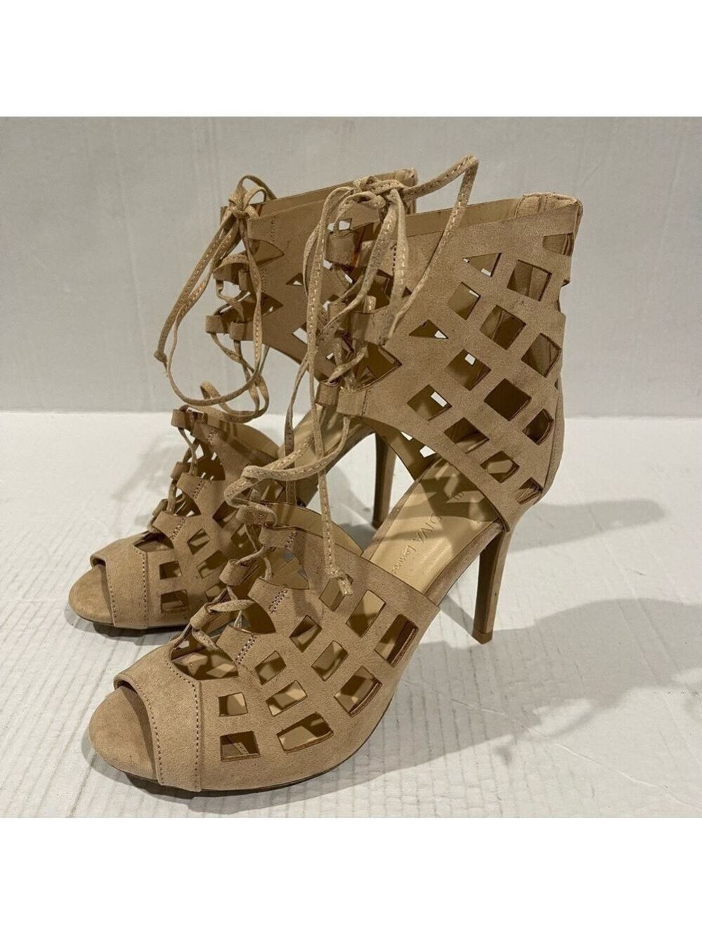 Women’s Wild Diva Faux Suede Beige Strappy Vegan Sandal Heels Size 7.5 US! - Picture 3 of 7